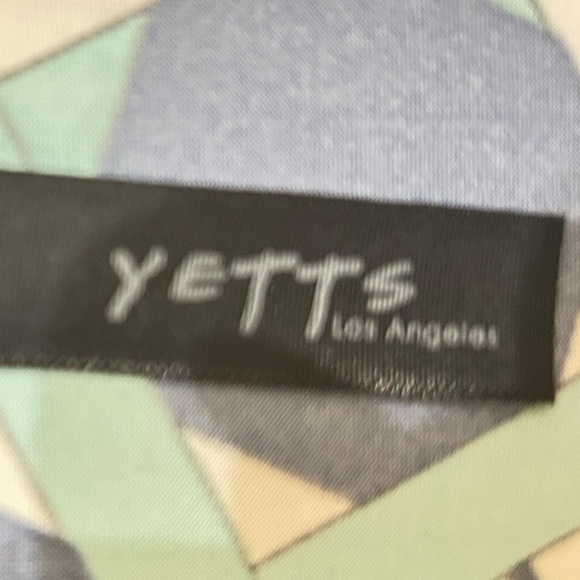 Yetts los Angeles Geometric Print Jersey Wrap Dress gunmetal chain detail 10 - Picture 9 of 9